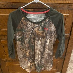 Under Armour heat gear women’s camo jersey shirt